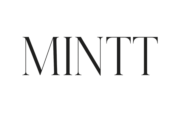 MINTT lon con letras negras en mayusculas elegantes yfinas pero alhunas cortadas
